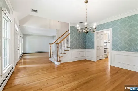 7 Alex Court Wyckoff NJ 07481
