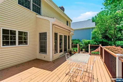 7 Alex Court Wyckoff NJ 07481