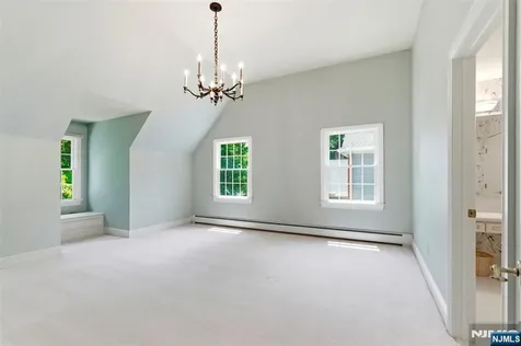 7 Alex Court Wyckoff NJ 07481