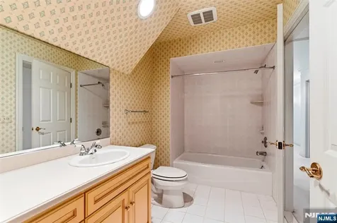 7 Alex Court Wyckoff NJ 07481