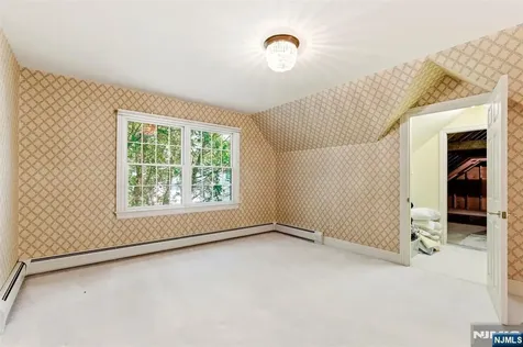 7 Alex Court Wyckoff NJ 07481