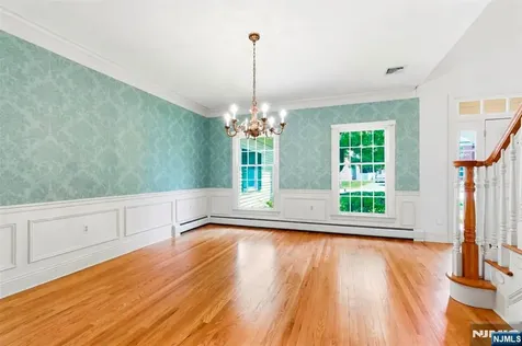 7 Alex Court Wyckoff NJ 07481