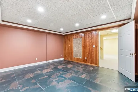 7 Alex Court Wyckoff NJ 07481