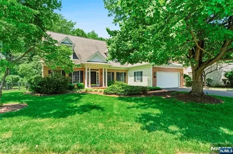 7 Alex Court Wyckoff NJ 07481