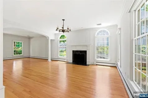 7 Alex Court Wyckoff NJ 07481