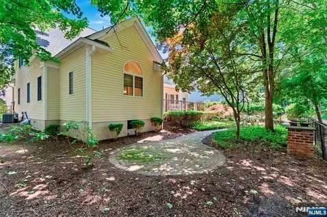 7 Alex Court Wyckoff NJ 07481