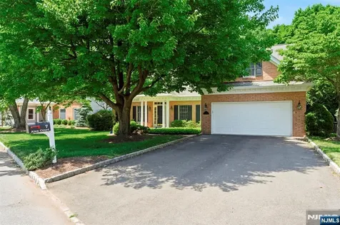 7 Alex Court Wyckoff NJ 07481