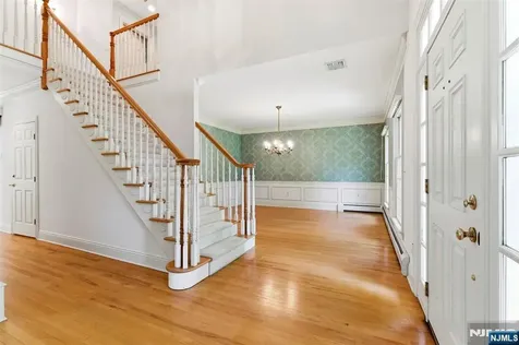 7 Alex Court Wyckoff NJ 07481