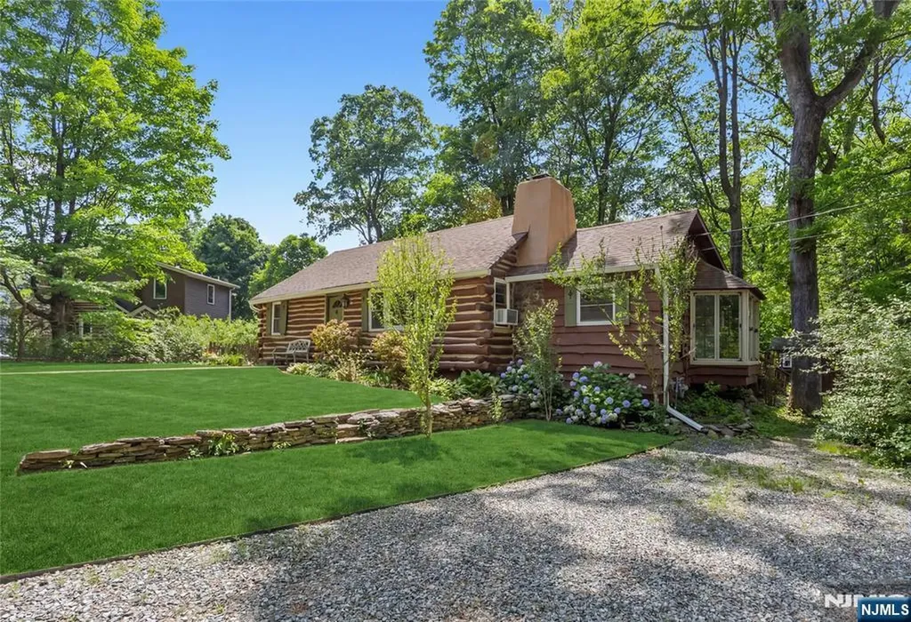 6 Partridge Trail Kinnelon Borough NJ 07405