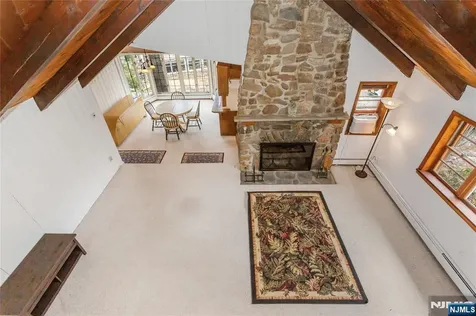 6 Partridge Trail Kinnelon Borough NJ 07405