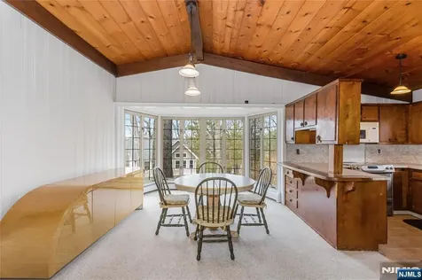 6 Partridge Trail Kinnelon Borough NJ 07405
