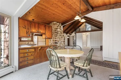 6 Partridge Trail Kinnelon Borough NJ 07405