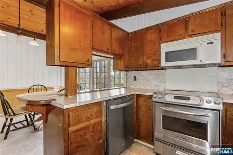 6 Partridge Trail Kinnelon Borough NJ 07405