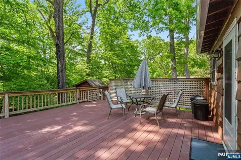 6 Partridge Trail Kinnelon Borough NJ 07405