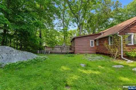 6 Partridge Trail Kinnelon Borough NJ 07405
