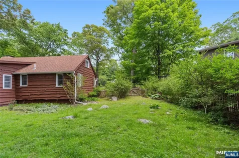 6 Partridge Trail Kinnelon Borough NJ 07405