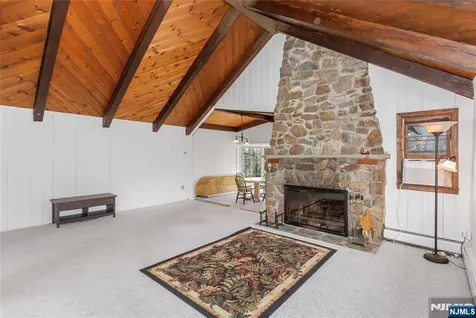 6 Partridge Trail Kinnelon Borough NJ 07405