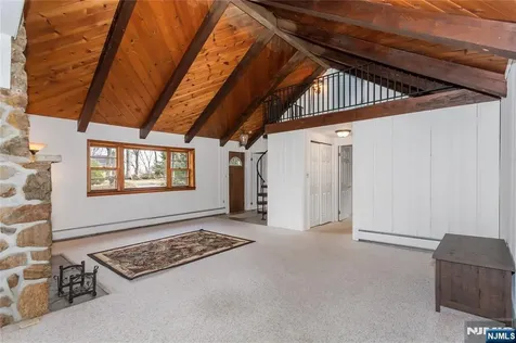 6 Partridge Trail Kinnelon Borough NJ 07405