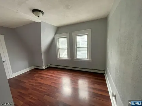 8 Treacy Avenue Newark NJ 07108