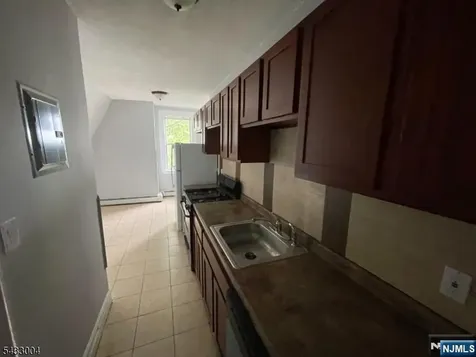 8 Treacy Avenue Newark NJ 07108