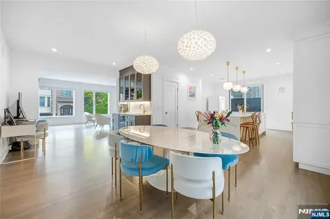 471 1st Street Palisades Park NJ 07650