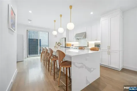 471 1st Street Palisades Park NJ 07650