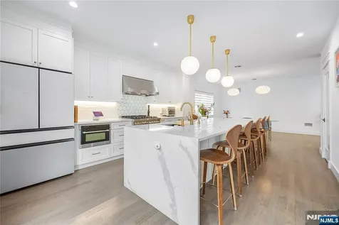 471 1st Street Palisades Park NJ 07650
