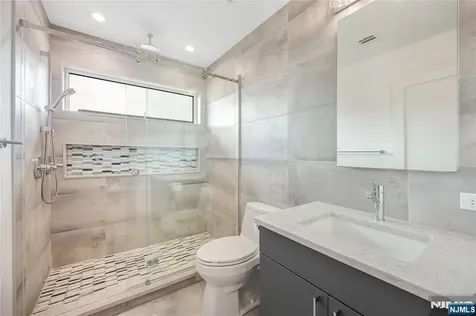 471 1st Street Palisades Park NJ 07650