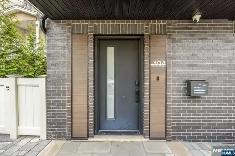 471 1st Street Palisades Park NJ 07650