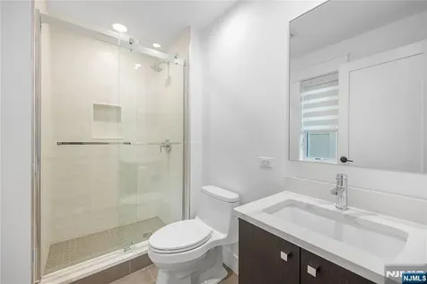 471 1st Street Palisades Park NJ 07650