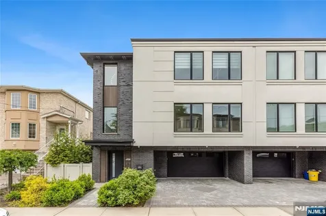 471 1st Street Palisades Park NJ 07650