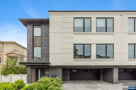 471 1st Street Palisades Park NJ 07650