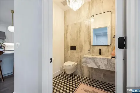 471 1st Street Palisades Park NJ 07650