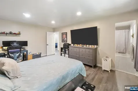 48 Palmer Place Leonia NJ 07605