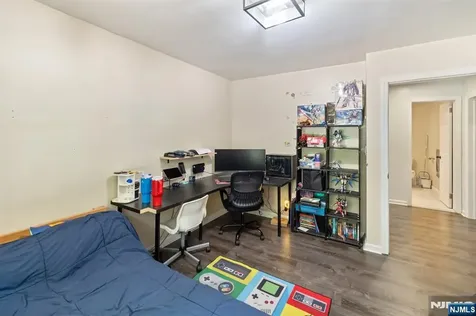 48 Palmer Place Leonia NJ 07605