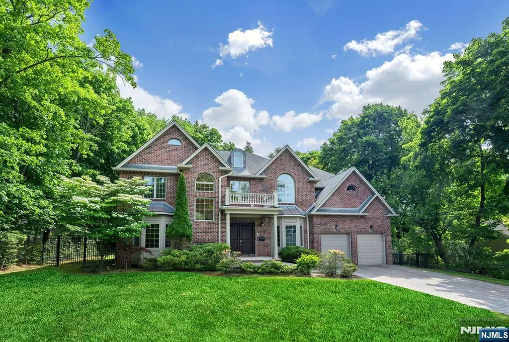 19 Walker Avenue Closter NJ 07624