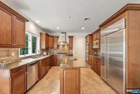 19 Walker Avenue Closter NJ 07624