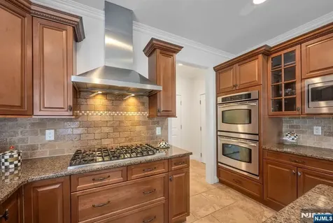 19 Walker Avenue Closter NJ 07624