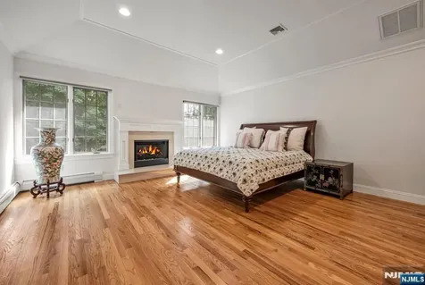 19 Walker Avenue Closter NJ 07624