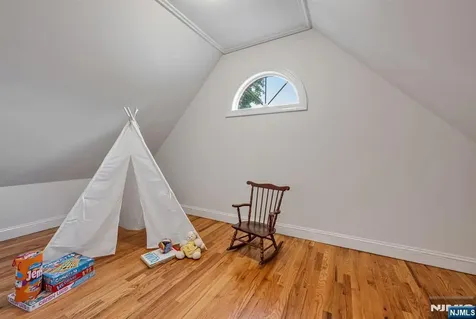 19 Walker Avenue Closter NJ 07624