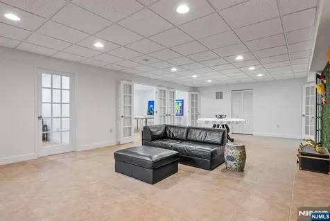 19 Walker Avenue Closter NJ 07624