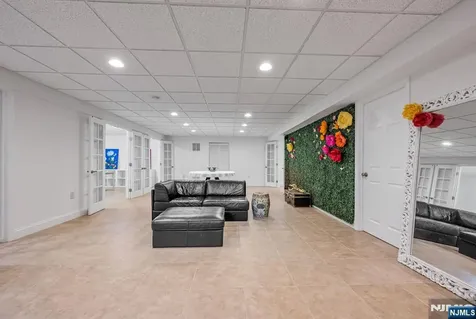 19 Walker Avenue Closter NJ 07624