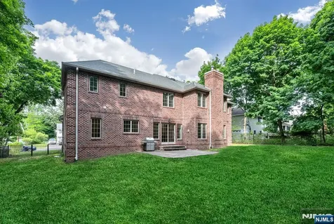 19 Walker Avenue Closter NJ 07624