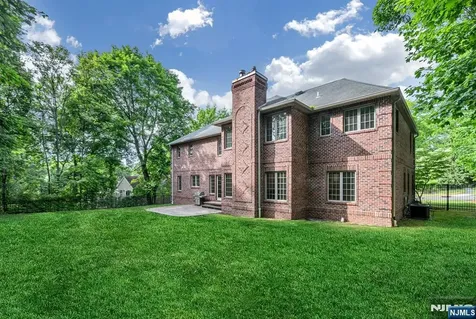 19 Walker Avenue Closter NJ 07624