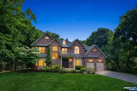 19 Walker Avenue Closter NJ 07624