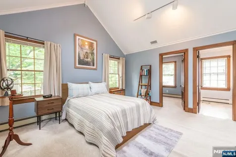 66 Hillside Avenue Midland Park NJ 07432