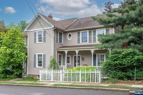 66 Hillside Avenue Midland Park NJ 07432