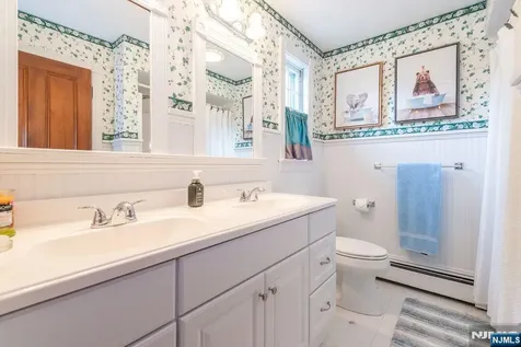 66 Hillside Avenue Midland Park NJ 07432