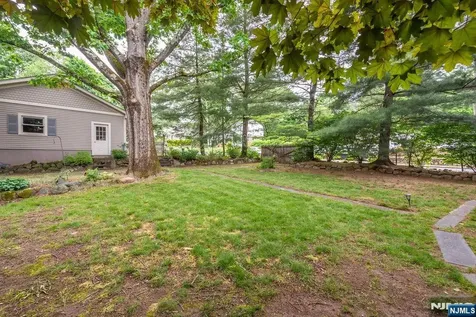 66 Hillside Avenue Midland Park NJ 07432