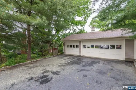 66 Hillside Avenue Midland Park NJ 07432